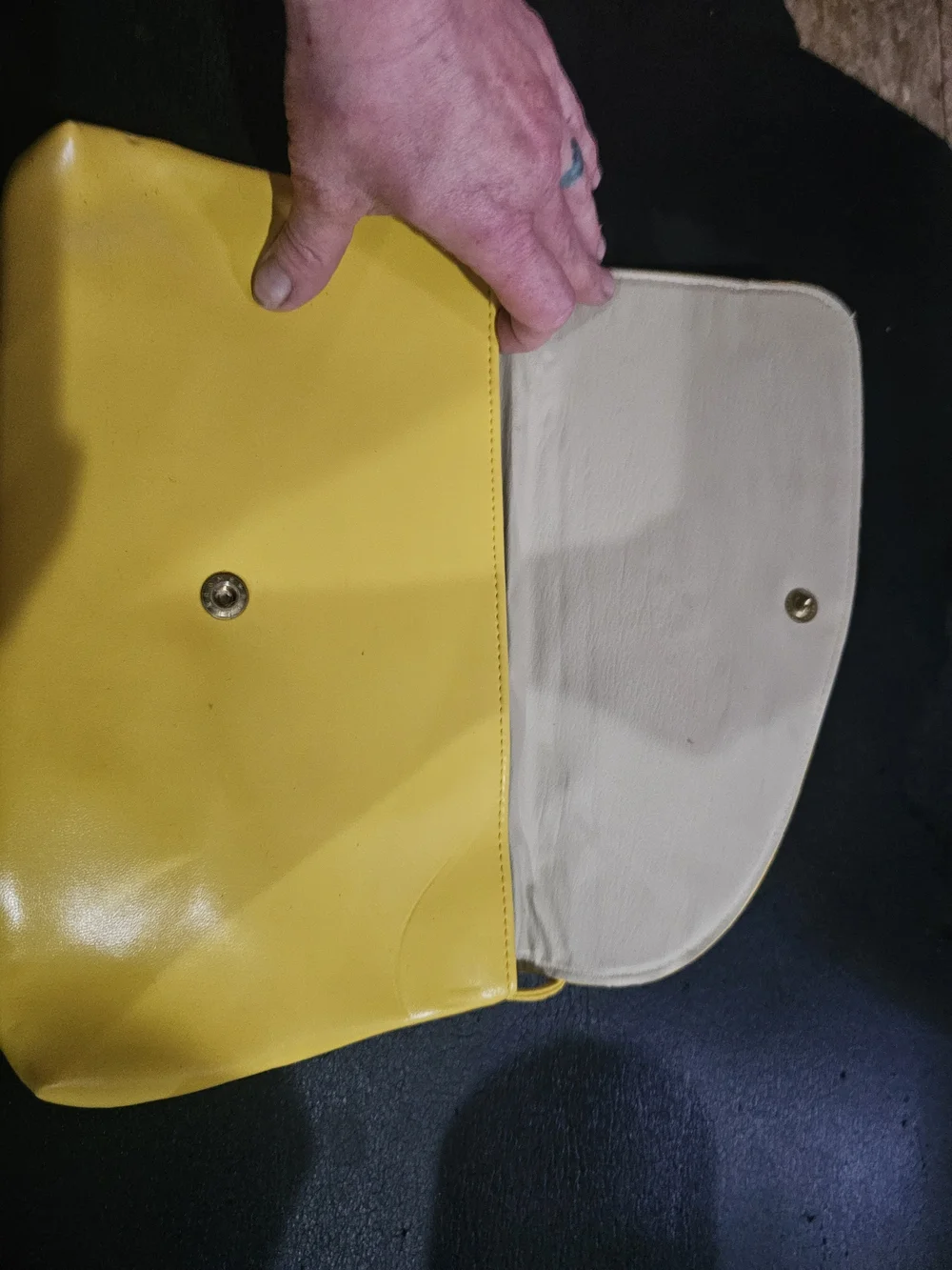 VINTAGE Yellow Women’s Shoulder Bag - Sleek PU Design